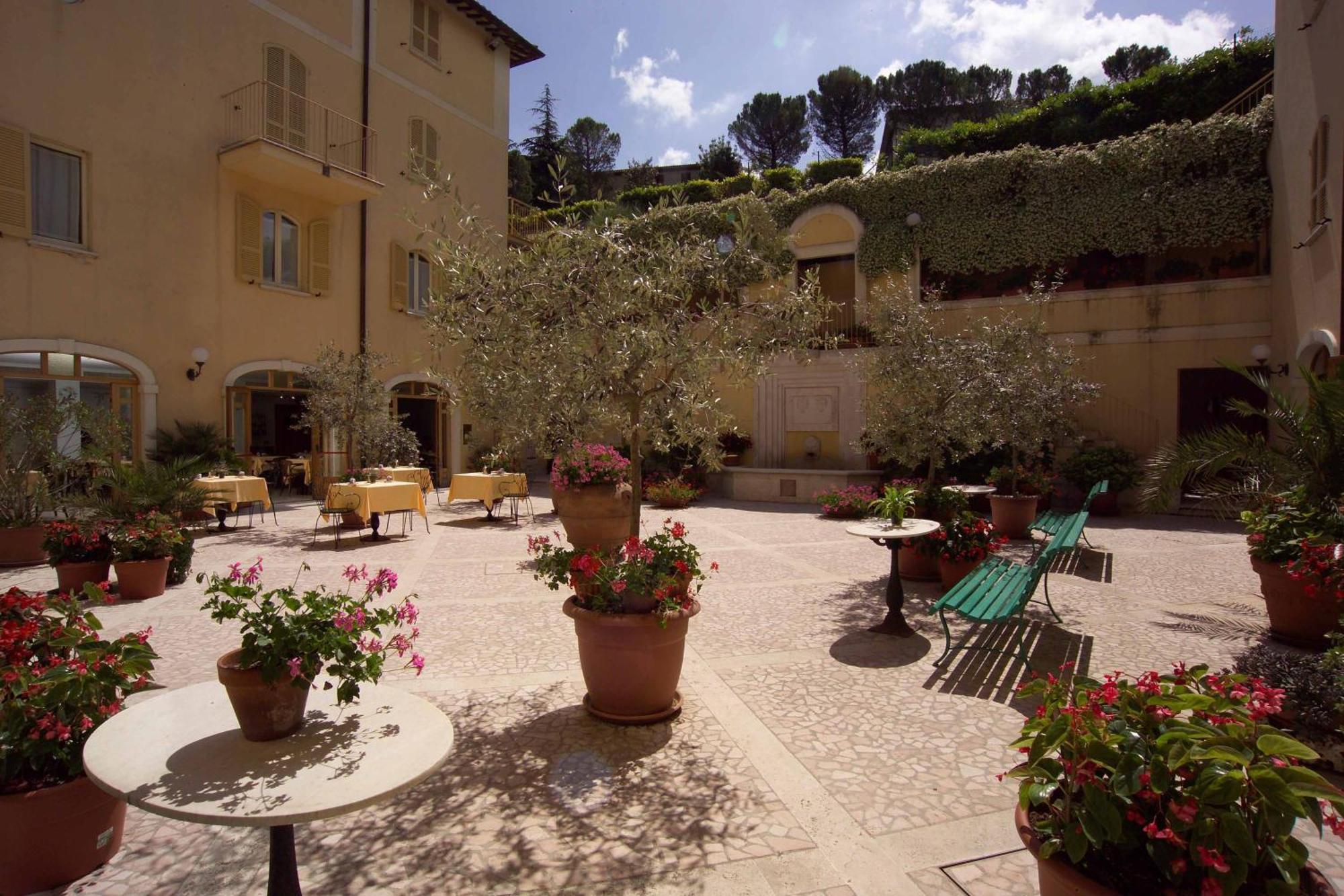 Hotel San Luca Spoleto Exterior photo